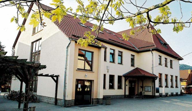 schulgebaeude_copy_241125_212606_(002).jpg